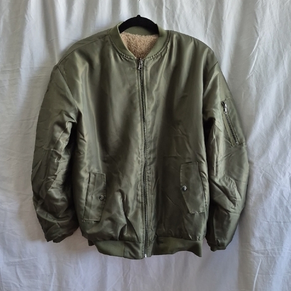 NWT Forever 21 Faux Shearling Bomber Jacket Reversible Sz XS - Picture 2 of 16